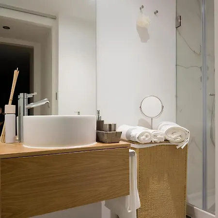 Casa Do Castelo 2- Work Or Relax In The Historic Heart Of Lisbon!